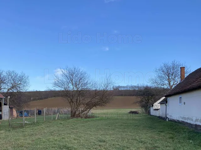 Eladó telek Hács 2165 nm