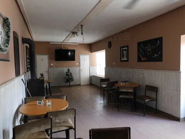 Eladó kereskedelmi és ipari ingatlan Karád 200 nm
