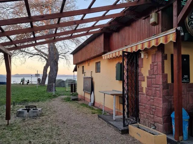 Eladó kereskedelmi és ipari ingatlan Balatonszemes 54 nm