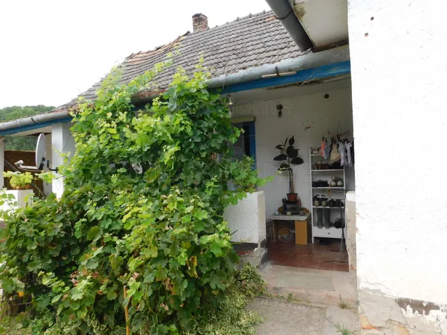 Eladó ház Karád 70 nm