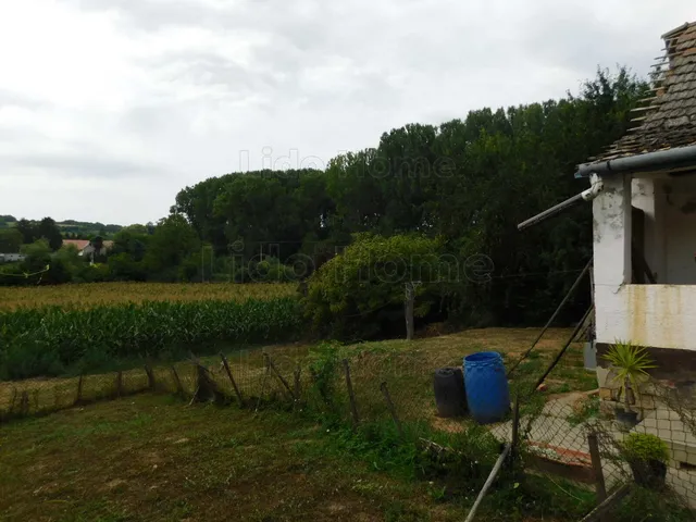 Eladó telek Karád 70 nm