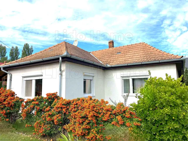 Eladó ház Balatonfenyves 110 nm