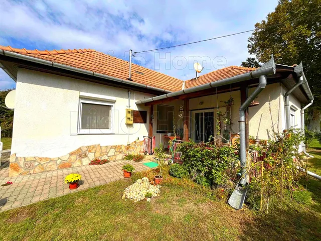 Eladó ház Balatonfenyves 110 nm