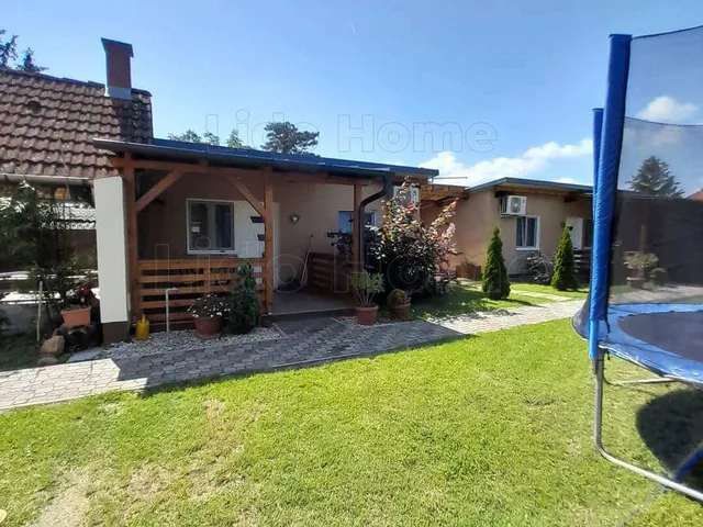 Eladó ház Balatonlelle 220 nm