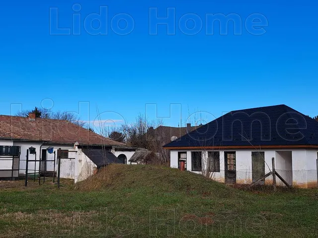 Eladó telek Balatonszemes 475 nm