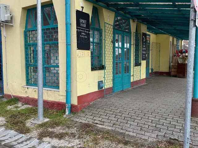 Eladó kereskedelmi és ipari ingatlan Balatonboglár 60 nm