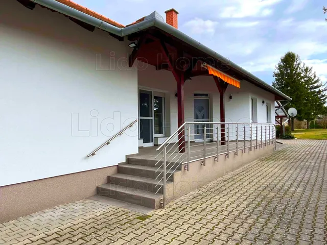 Eladó ház Balatonfenyves 100 nm