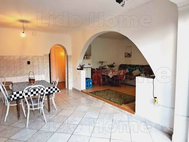 Eladó ház Balatonszárszó 160 nm