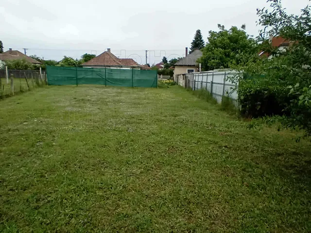 Eladó telek Balatonboglár 786 nm