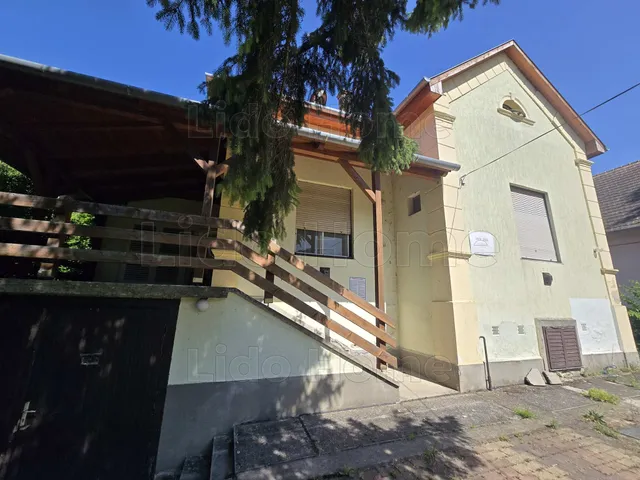 Eladó ház Fonyód 205 nm