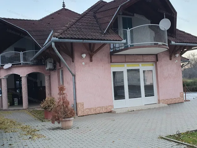 Eladó ház Lengyeltóti 210 nm