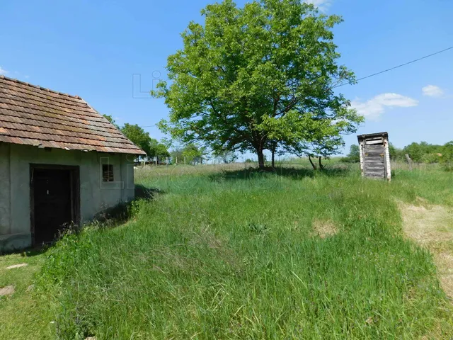 Eladó mezőgazdasági ingatlan Öreglak 30 nm