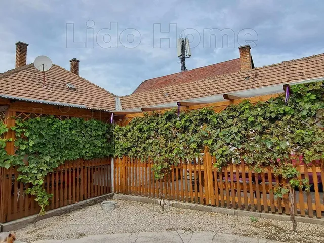 Eladó ház Balatonboglár 140 nm