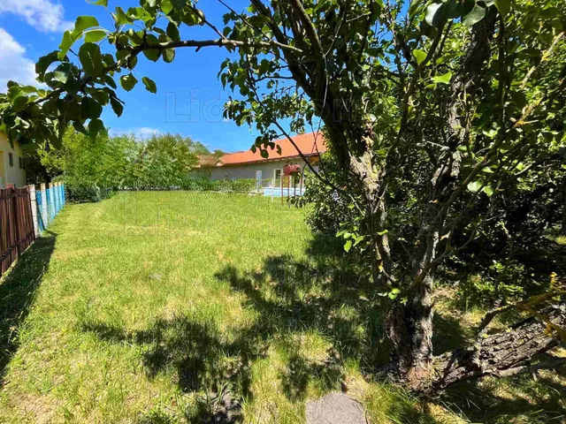 Eladó telek Balatonfenyves 1318 nm