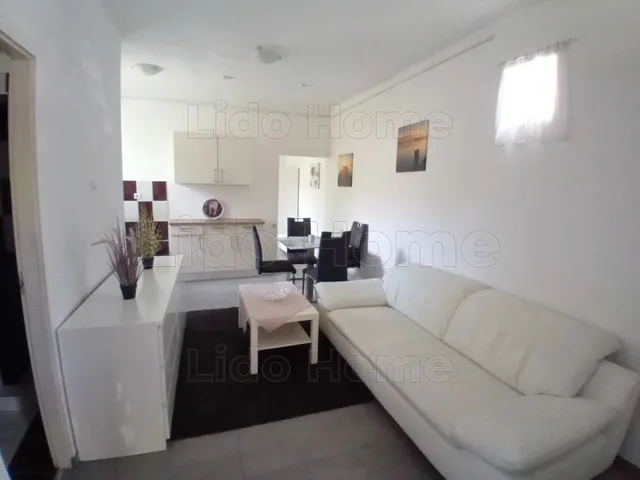 Eladó ház Balatonlelle 240 nm