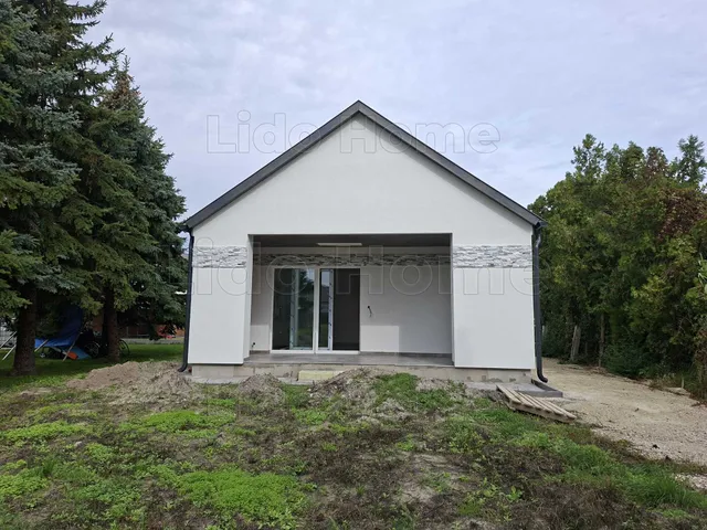 Eladó üdülő és hétvégi ház Balatonkeresztúr 73 nm