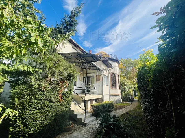 Eladó lakás Balatonszemes 182 nm