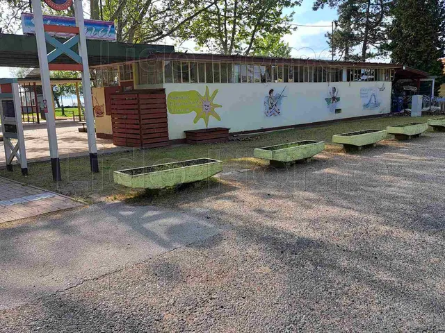 Eladó kereskedelmi és ipari ingatlan Balatonszemes 170 nm