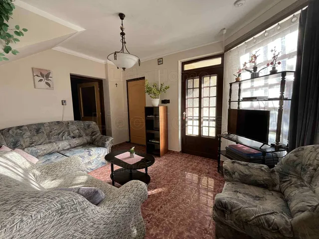 Eladó ház Balatonlelle 217 nm