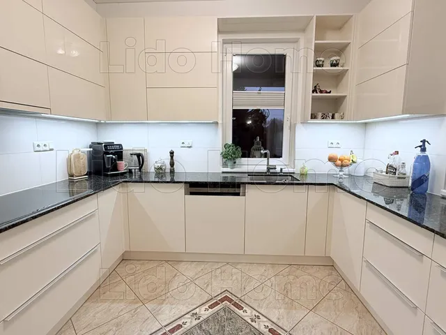 Eladó ház Balatonszentgyörgy 236 nm