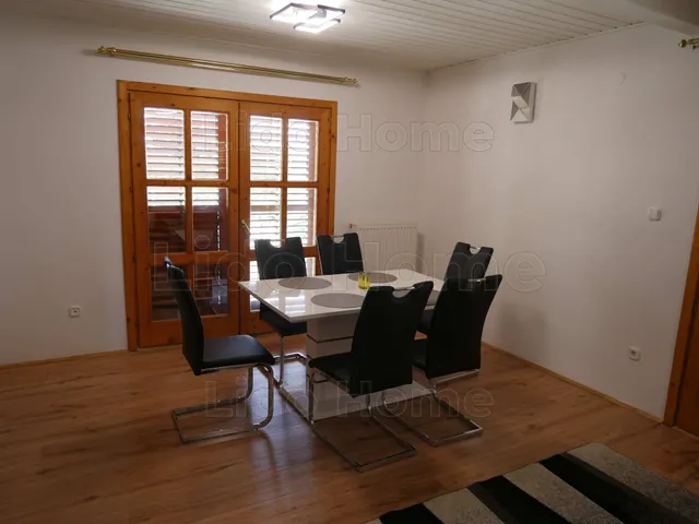 Eladó ház Balatonlelle 220 nm