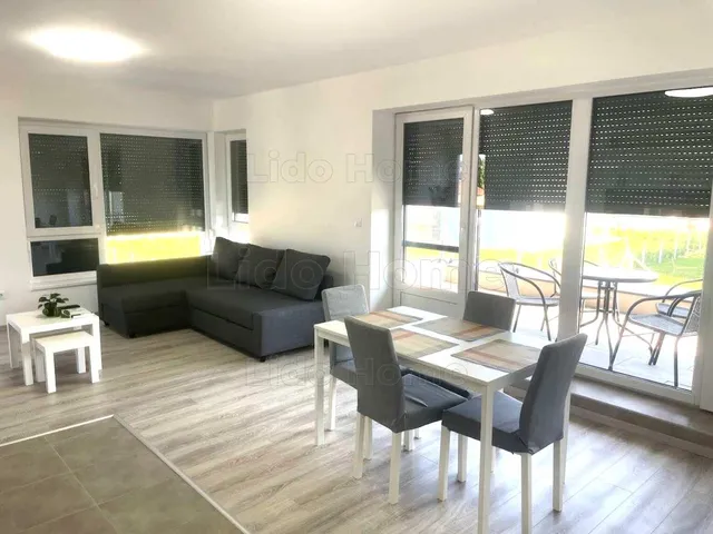 Kiadó lakás Balatonfenyves 87 nm