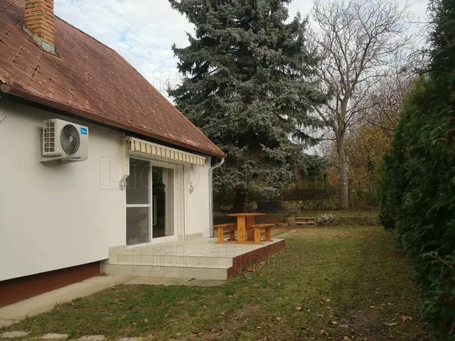 Eladó üdülő és hétvégi ház Balatonszemes 90 nm