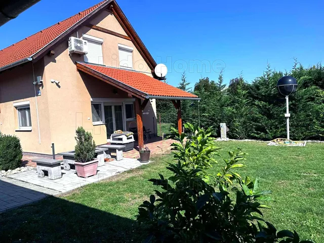 Eladó ház Balatonőszöd 74 nm