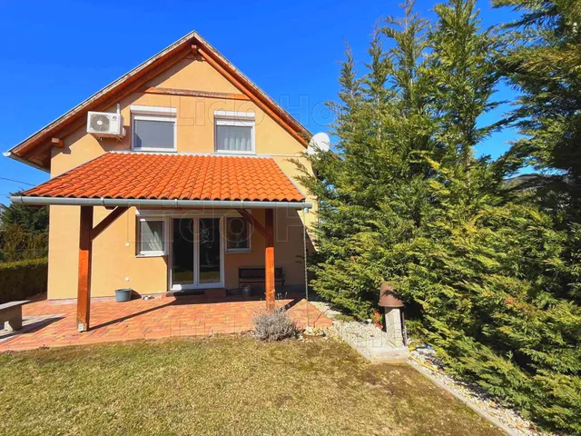 Eladó ház Balatonőszöd 74 nm