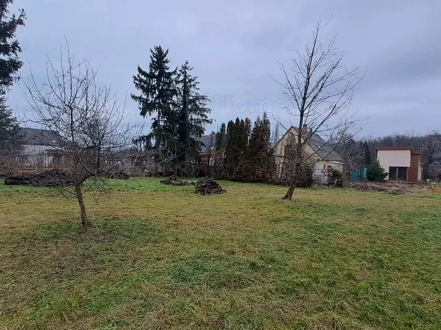 Eladó telek Balatonlelle 898 nm