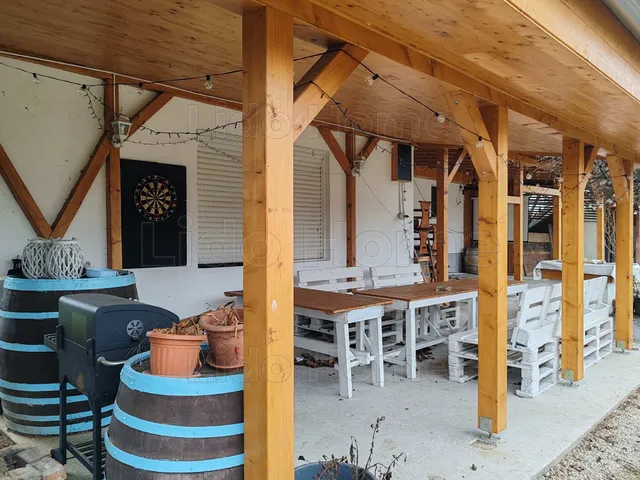 Eladó mezőgazdasági ingatlan Balatonlelle 262 nm