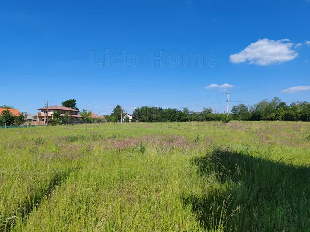 Eladó telek Balatonszárszó 5696 nm