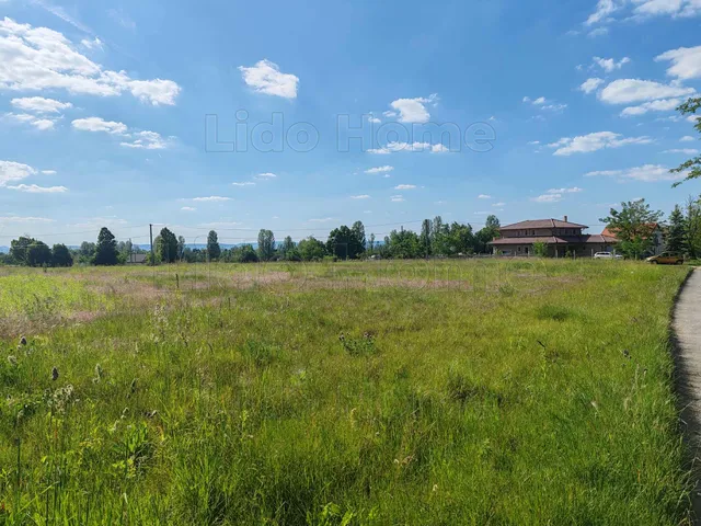 Eladó telek Balatonszárszó 1256 nm