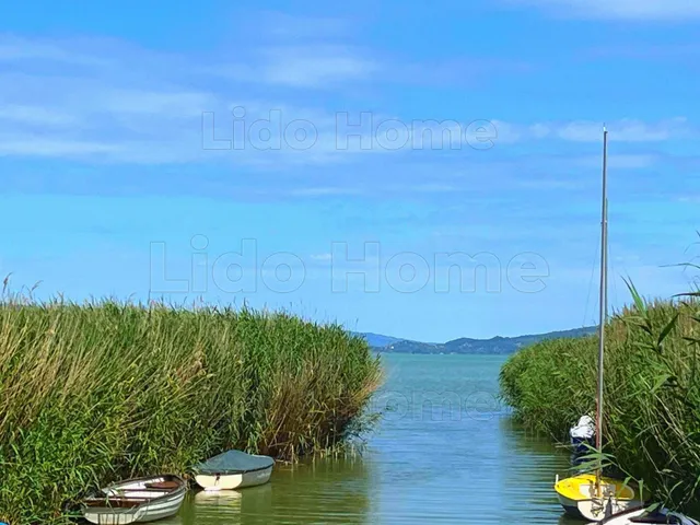 Eladó nyaraló Balatonfenyves 70 nm