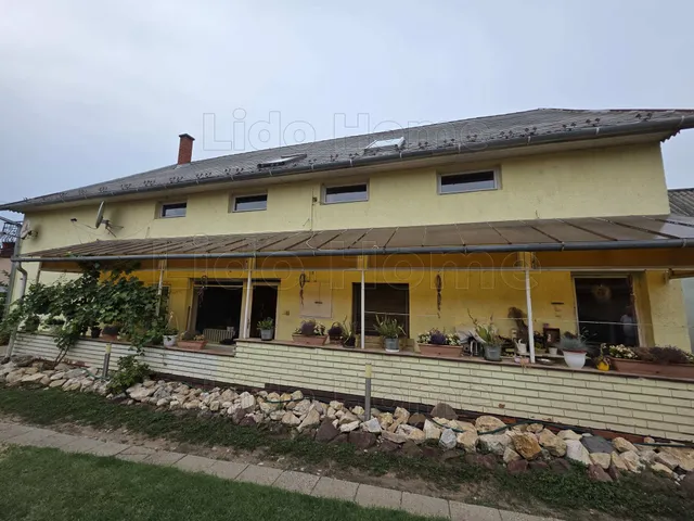 Eladó ház Balatonboglár 340 nm