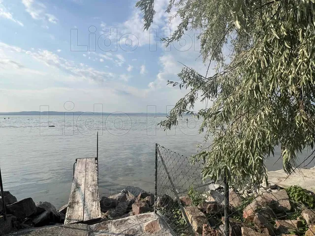Eladó nyaraló Balatonszárszó 36 nm