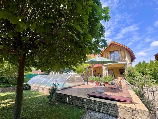 Eladó ház Balatonboglár 231 nm
