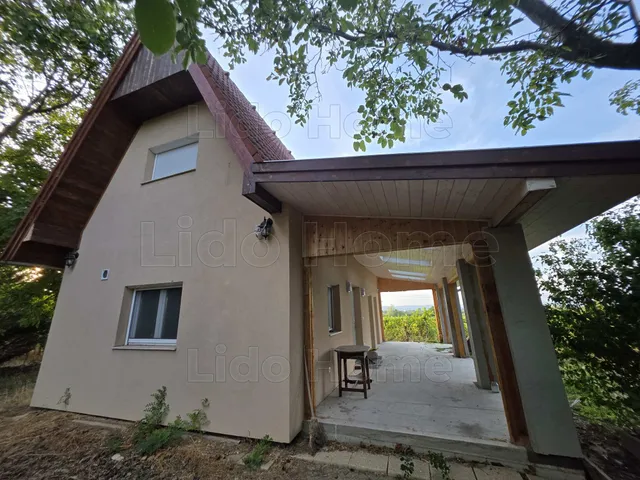 Eladó nyaraló Balatonlelle 65 nm