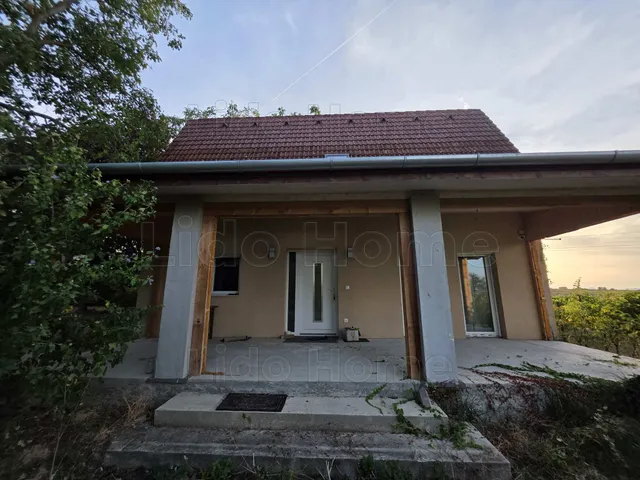 Eladó mezőgazdasági ingatlan Balatonlelle 65 nm