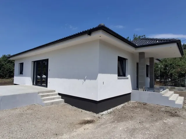 Eladó ház Sóskút 97 nm