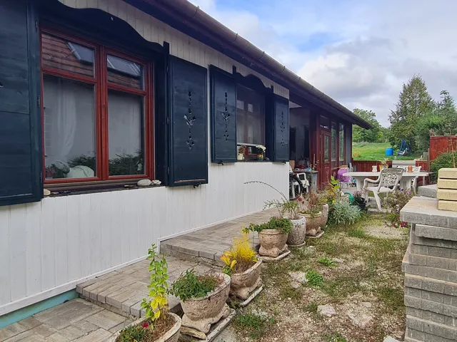 Eladó ház Gyúró 119 nm