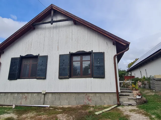 Eladó ház Gyúró 88 nm