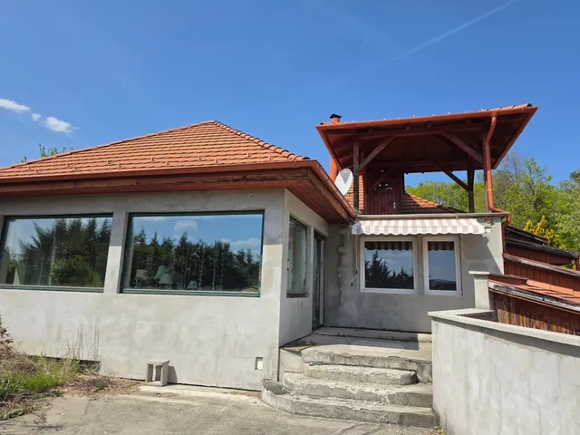 Eladó ház Pilisszentkereszt, Pipacs u 1 300 nm