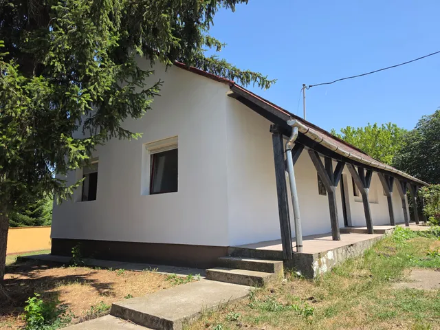 Eladó ház Baracska 135 nm