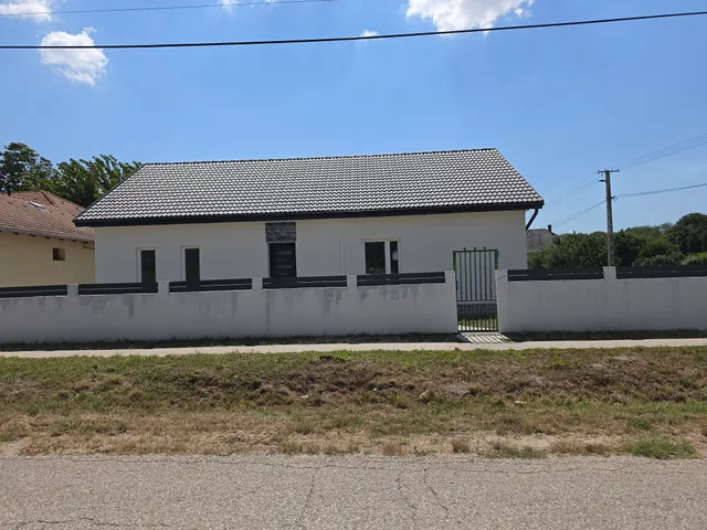 Eladó ház Baracska 122 nm