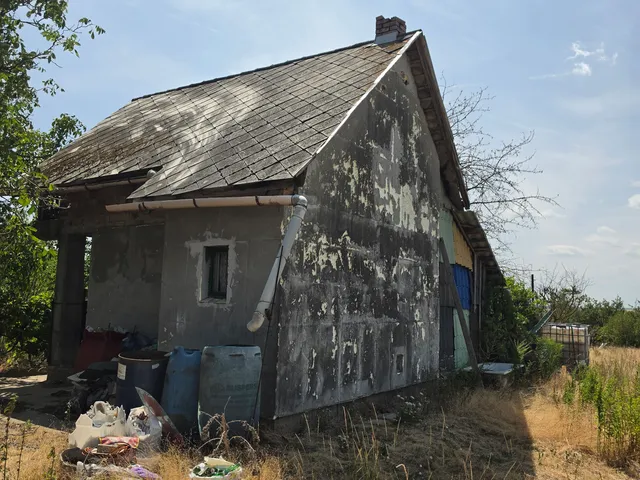 Eladó mezőgazdasági ingatlan Gyúró, Zàrtkert 1338 1699 nm