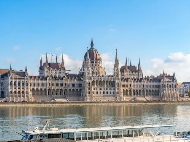 Eladó lakás Budapest II. kerület, Víziváros II. ker 100 nm