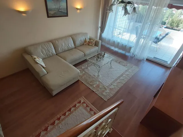 Kiadó lakás Pécs, Mecsekoldal 78 nm