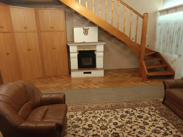 Kiadó ház Pécs, Budai külváros 140 nm