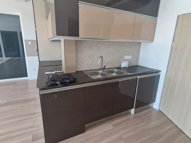 Kiadó lakás Pécs, Mecsekoldal 86 nm